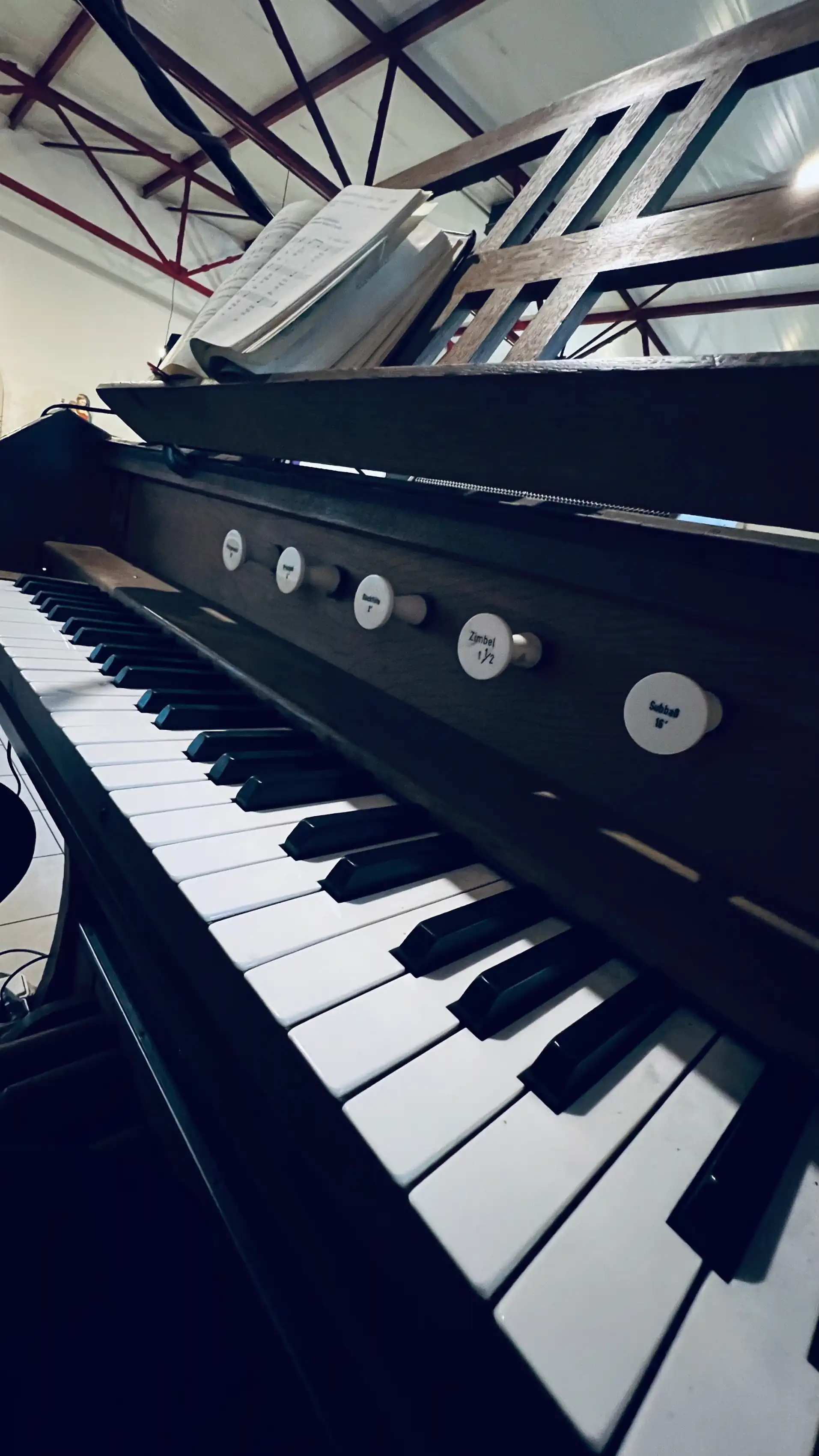 Fortepian — zbliżenie na detale