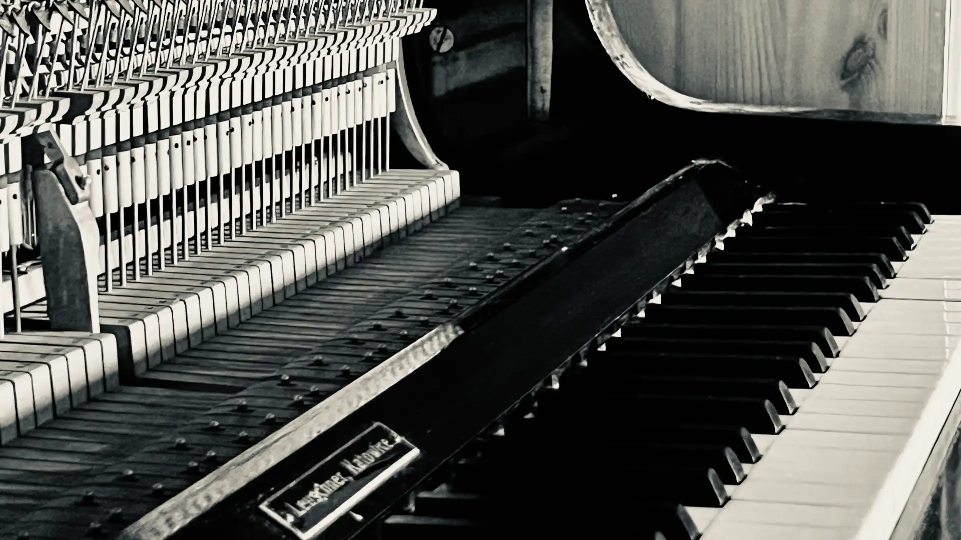 Fortepian — detale klawiatury